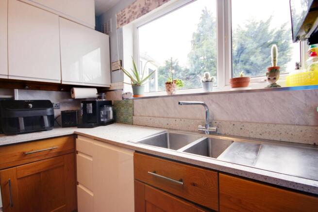 3 bed Semi-Detached for sale Image 8