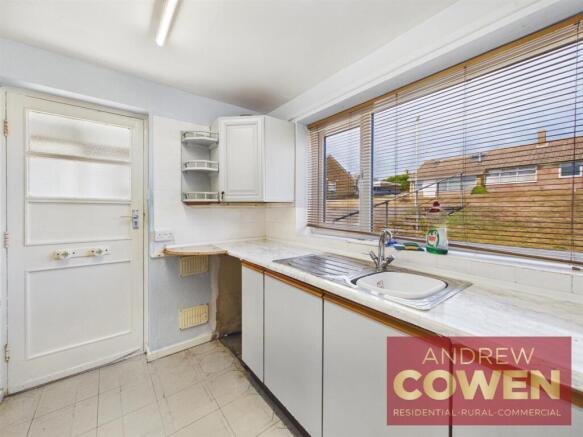 3 bed House for sale Image 5