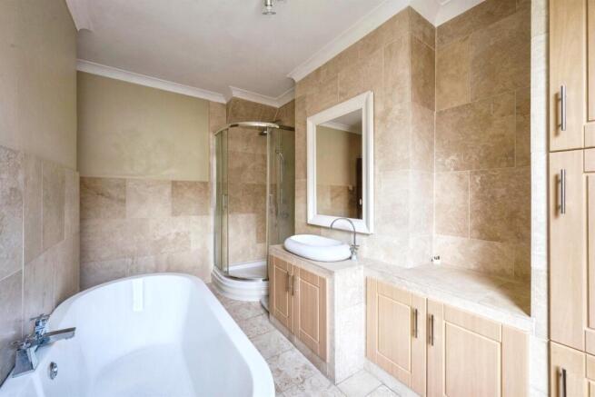3 bed Terraced for sale Image 8