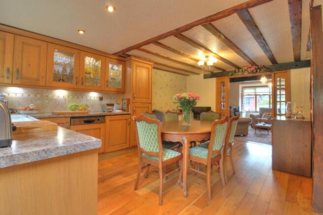 Kitchen:Dining Room