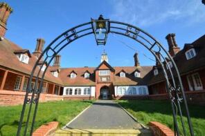 4a, Frank James Court, Adelaide Grove, East Cowes PO32 6GW