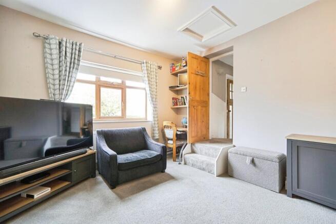 4 bed Semi-Detached for sale Image 8