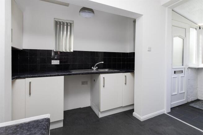 2 bed Semi-Detached for sale Image 9