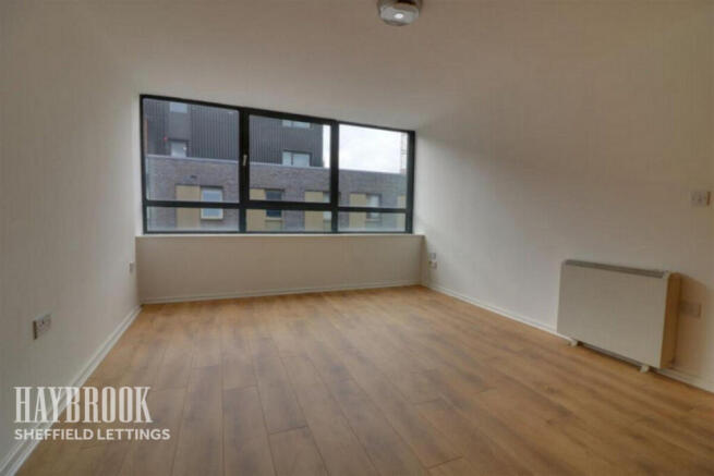 2 bed Apartment to rent Image 6