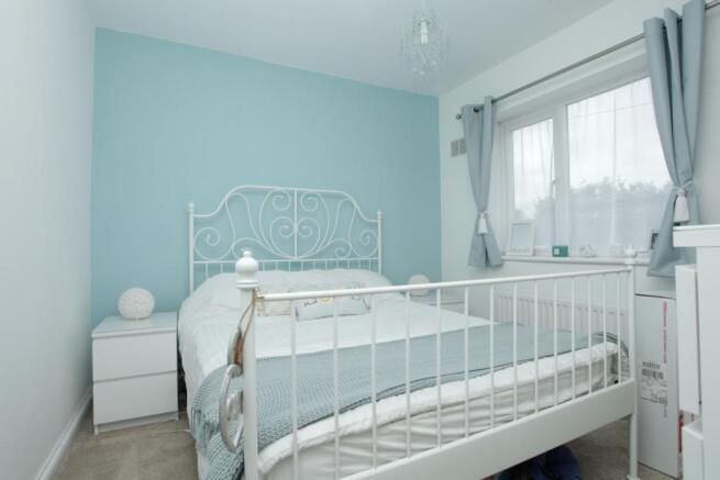 23 Stirling Way-2.jp