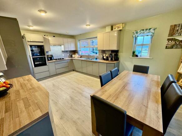 DINING KITCHEN