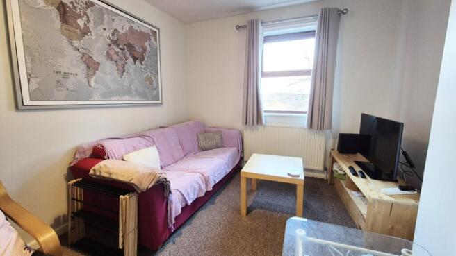 Flat for sale Image 11