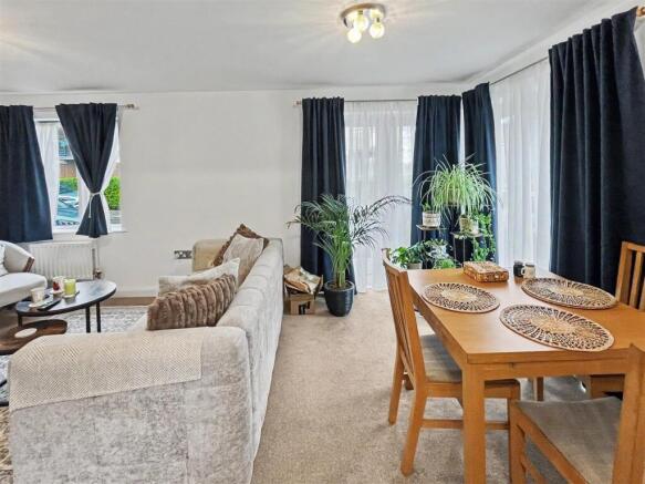 Lounge Diner 001.jpeg