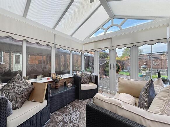 4 bed House for sale Image 7