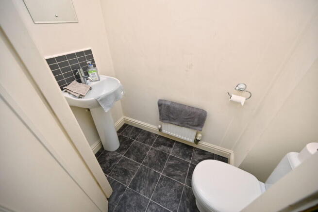 4 bed Town House for sale Image 5