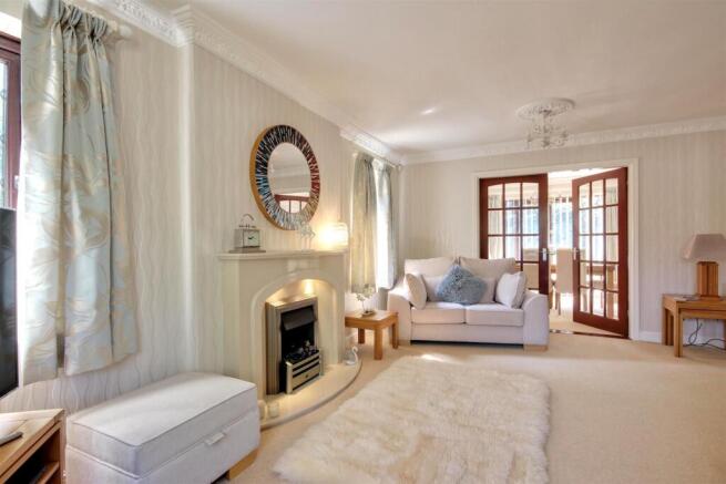3 bed Detached for sale Image 4