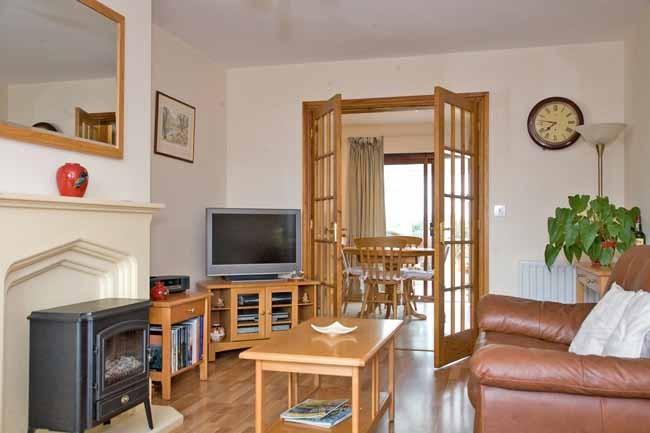 Sitting/dining room