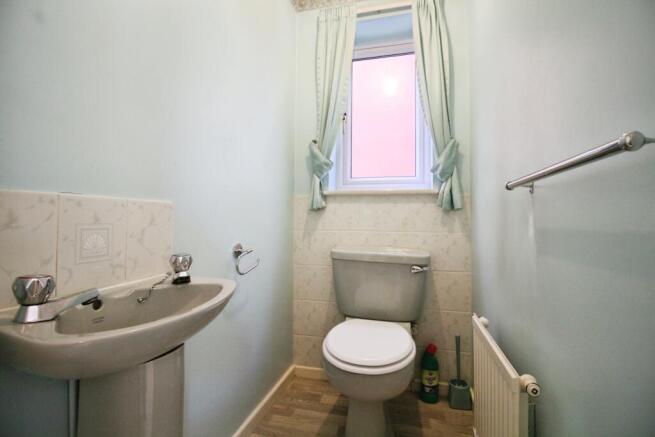 4 bed Detached for sale Image 7