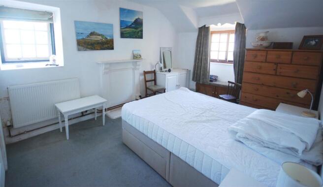 bedroom 1.JPG
