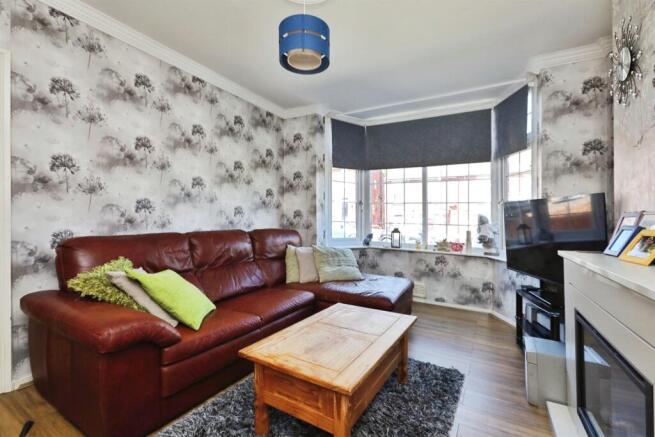 3 bed Semi-Detached for sale Image 8
