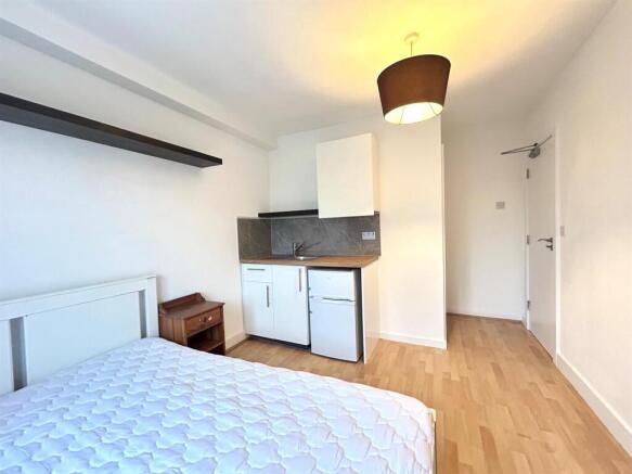 Bedroom 2-2.jpg