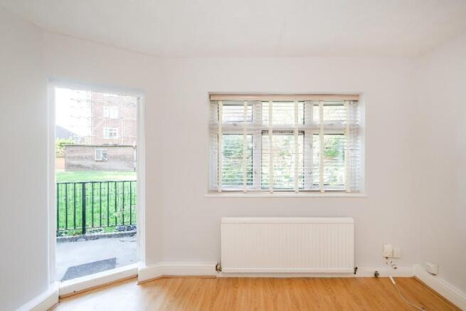 Hermitage Walk, London, E18 photo 4