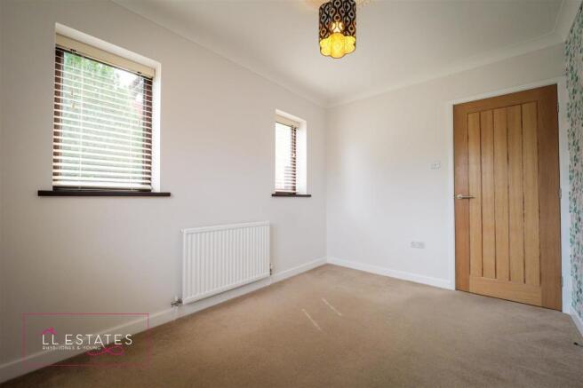 Bedroom 4.jpg