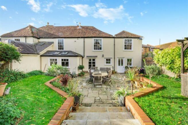 Beautiful Rear Garden