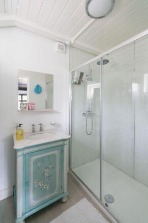 Shower room / ...
