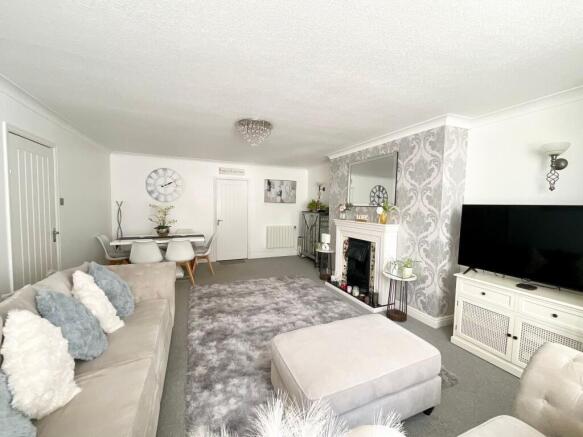 2 bed Flat for sale Image 5