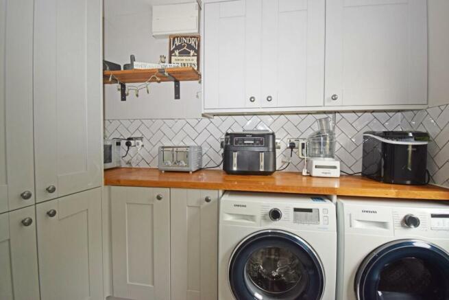 32 Pear Tree Way, utility.jpg