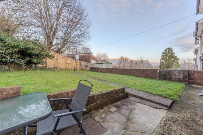 27 Keats Close-17.jpg