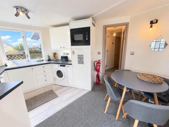 2 bed Detached for sale Image 8