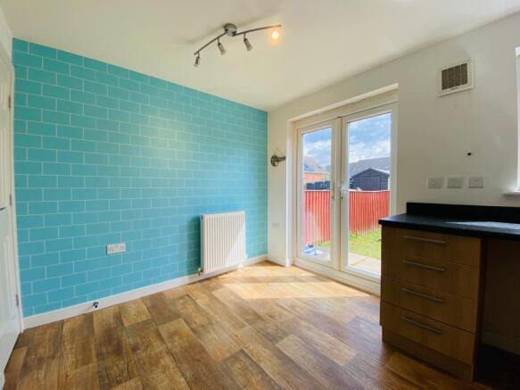 3 bed Town House to rent Image 4