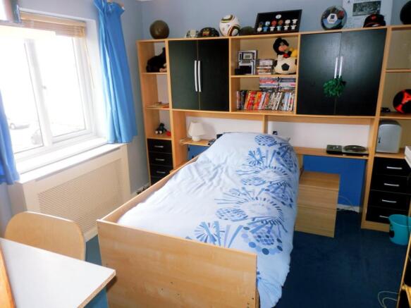 BEDROOM 2