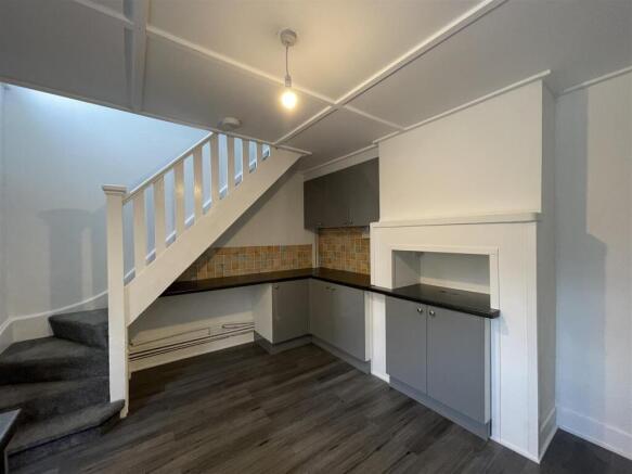 kitchen 1.jpg