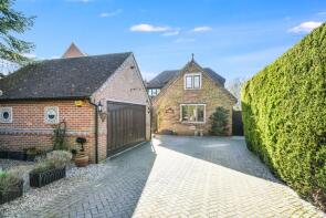 Oaklands, Oak Avenue, Crays Hill, Billericay CM11 2YD