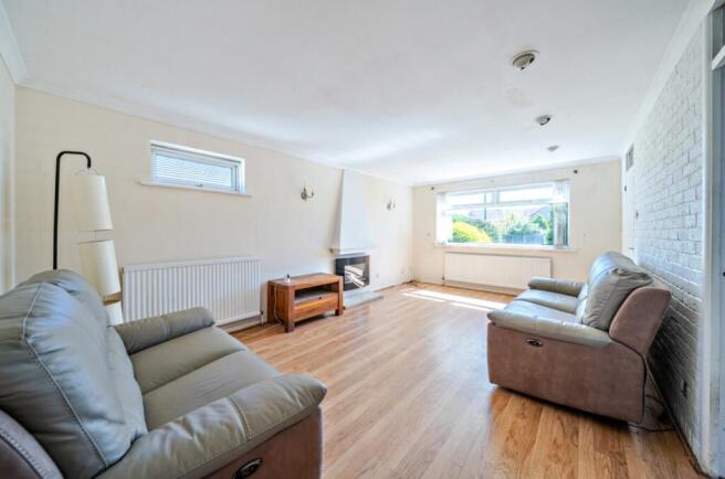 Spacious Lounge 