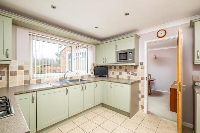 260205 - 51 Curlew Crescent, Bedford - 10