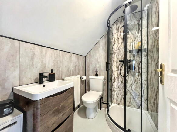 2 bed Apartment for sale Image 5