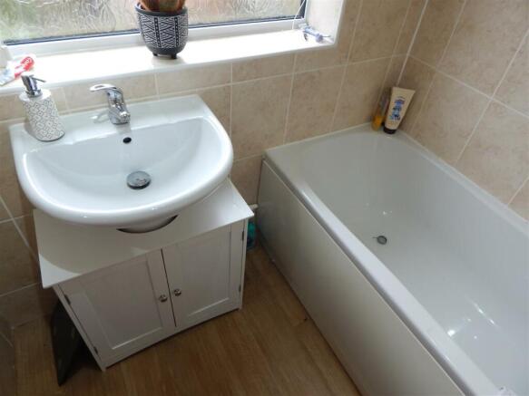 bathroom (2).JPG