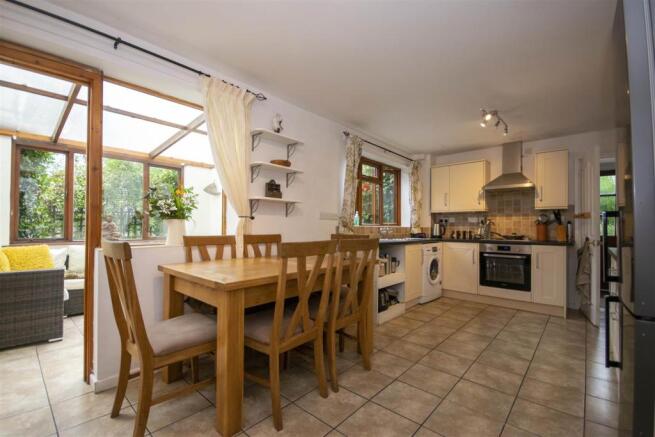 KITCHEN/ BREAKFAST ROOM