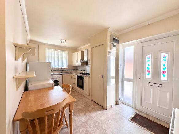 2 bed Semi-Detached Bungalow for sale Image 6