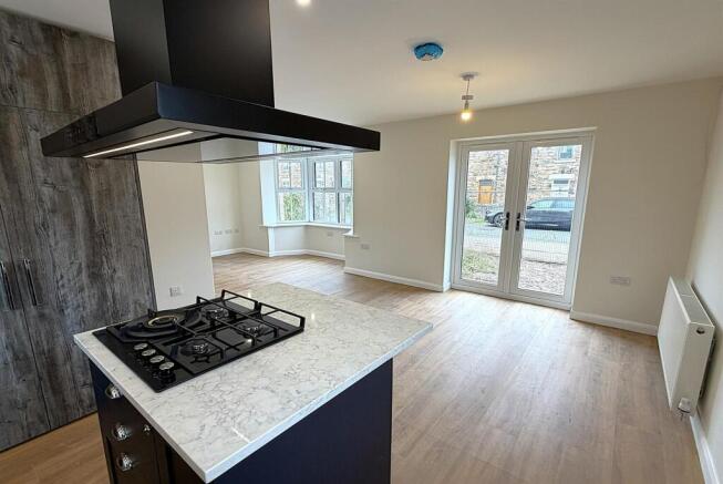 Kitchen 3rd.jpg