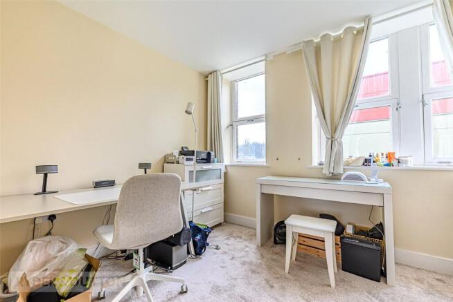 2 bed Apartment for sale Image 11