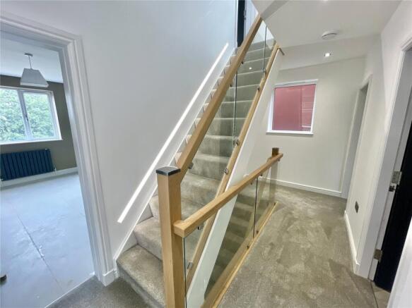 4 bed Detached for sale Image 10