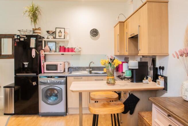 Flat 11 Old Manor House Bodmin 01208 74182-43