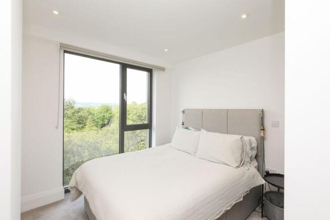 2 bed Apartment to rent Image 11