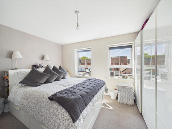 4 bed Semi-Detached for sale Image 10