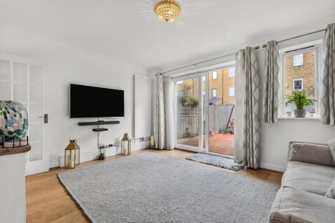 Da Gama Place,
Cubitt Town, E14