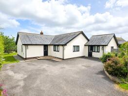 4, Hector Close, Winkleigh EX19 8UD