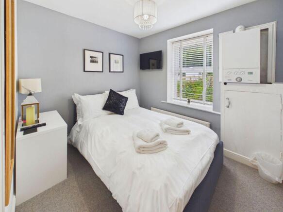 2 bed Apartment for sale Image 10