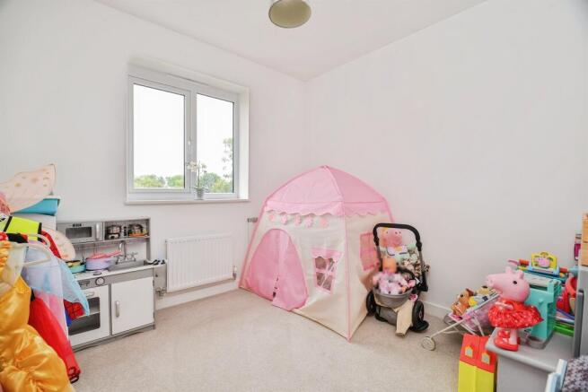 4 bed Detached for sale Image 12