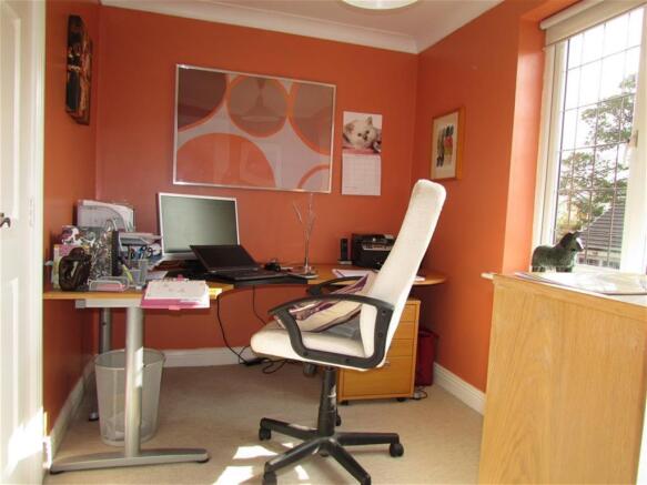 Bedroom 5/Study