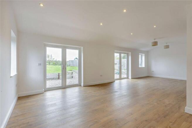 Sitting/Dining/Break